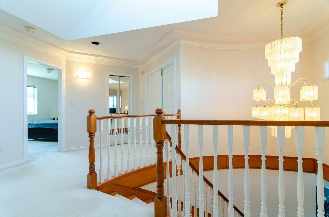 3 Private, Spacious, Bright Rooms In A Gorgeous House New Westminster Exterior photo