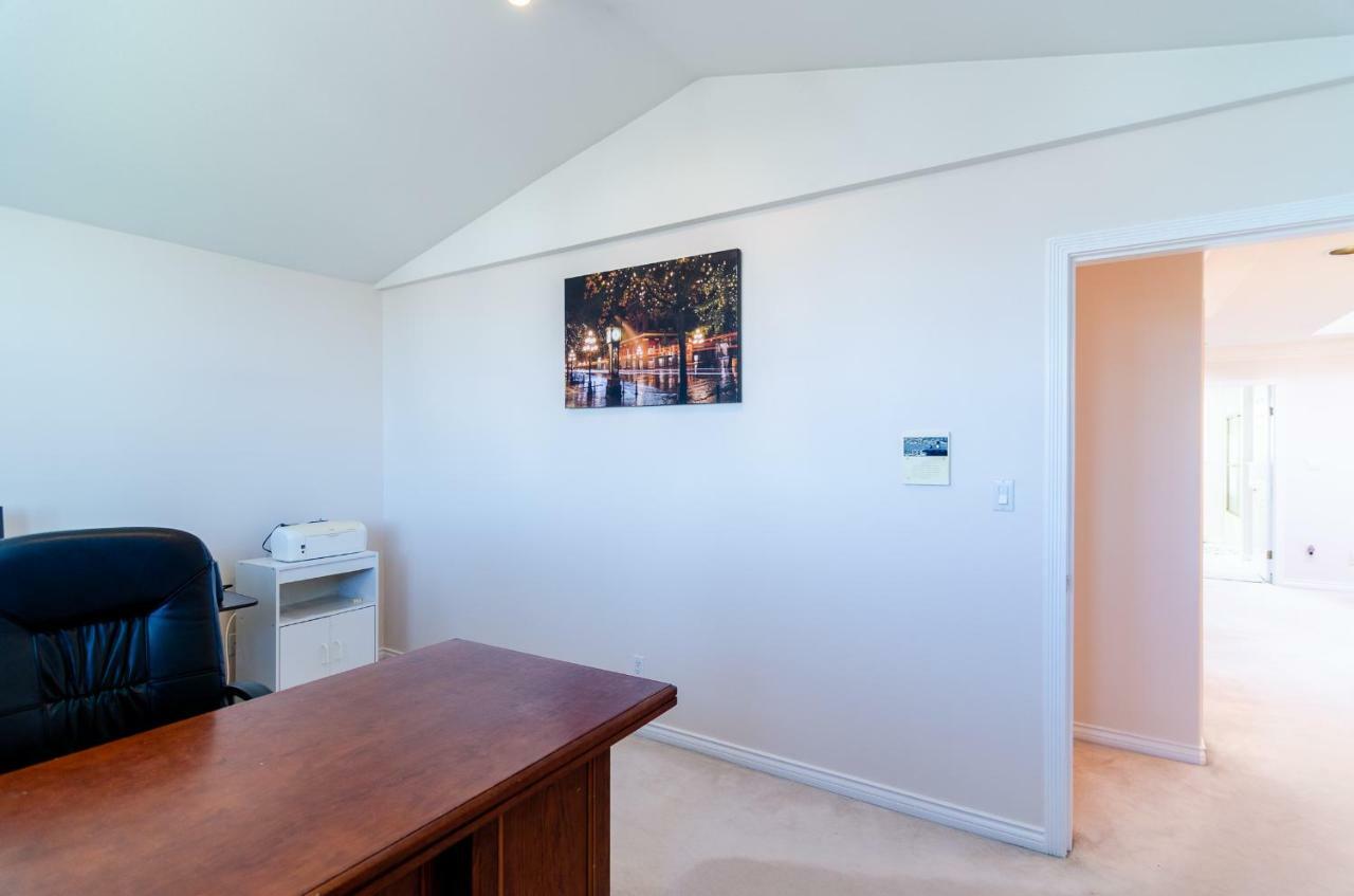 3 Private, Spacious, Bright Rooms In A Gorgeous House New Westminster Exterior photo