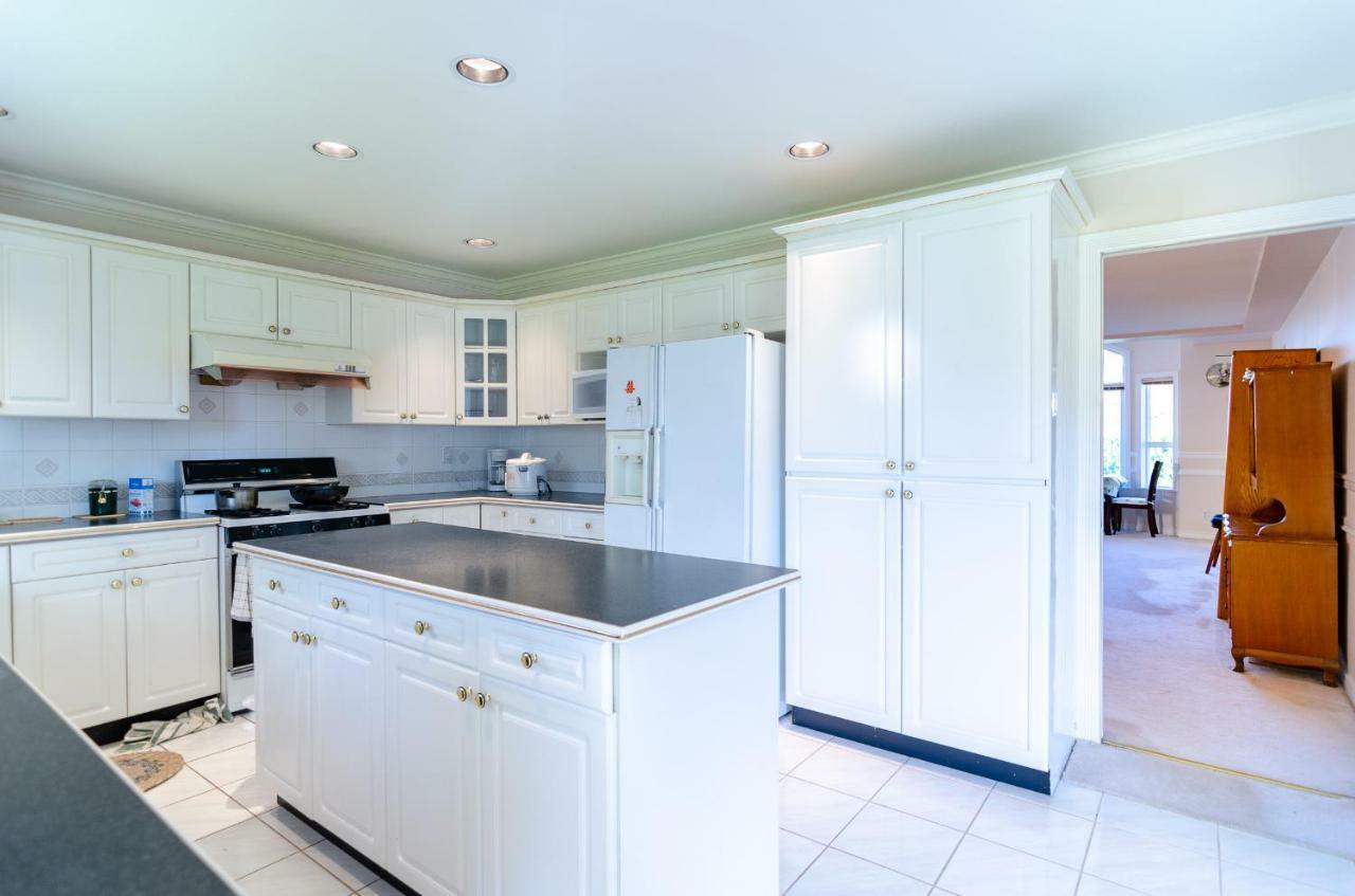 3 Private, Spacious, Bright Rooms In A Gorgeous House New Westminster Exterior photo